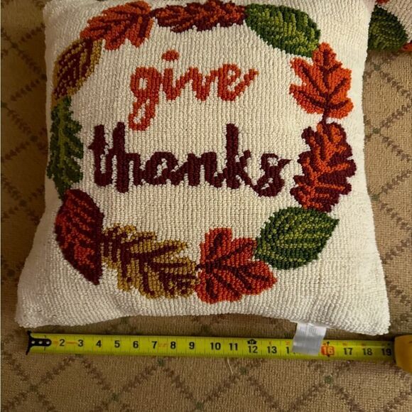 Celebrate Together Give Thanks Looped Stitch Thanksgiving Pillows NWOT set of 2 - Picture 9 of 11